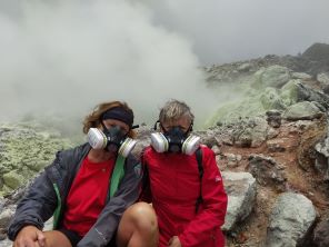 Masque à gaz à la Soufrière